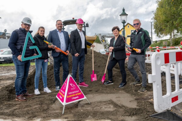 Pressefoto vom Spatenstick in Krieglach