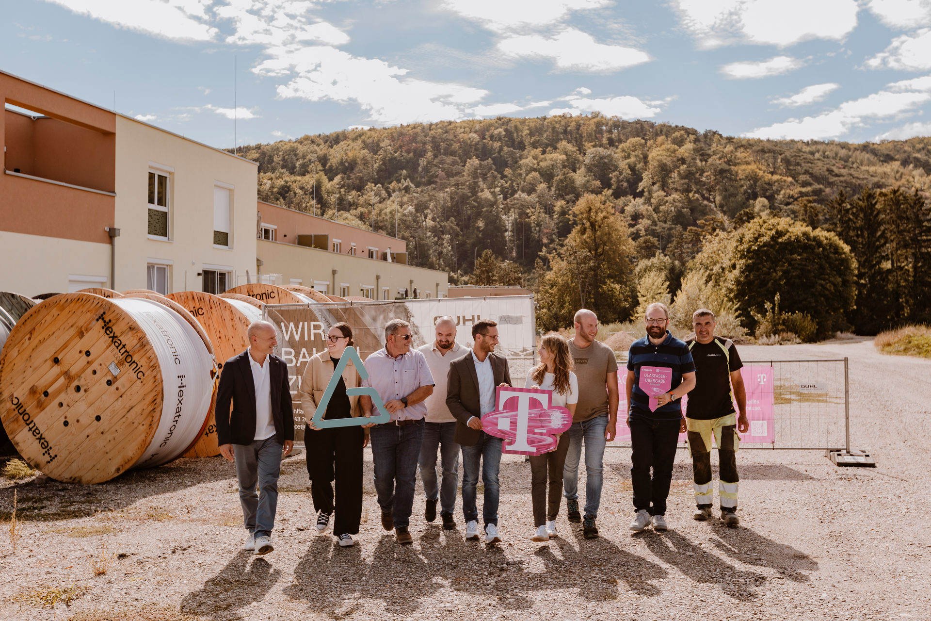 Gruppenfoto vom Glasfaser-Startschuss in St. Veit an der Triesting