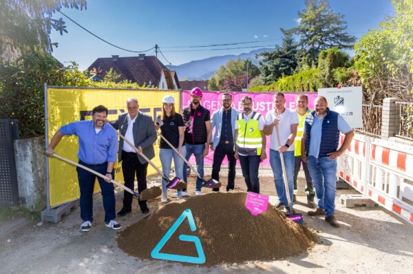 Pressefoto vom Glasfaser-Baustart in Feldkirchen